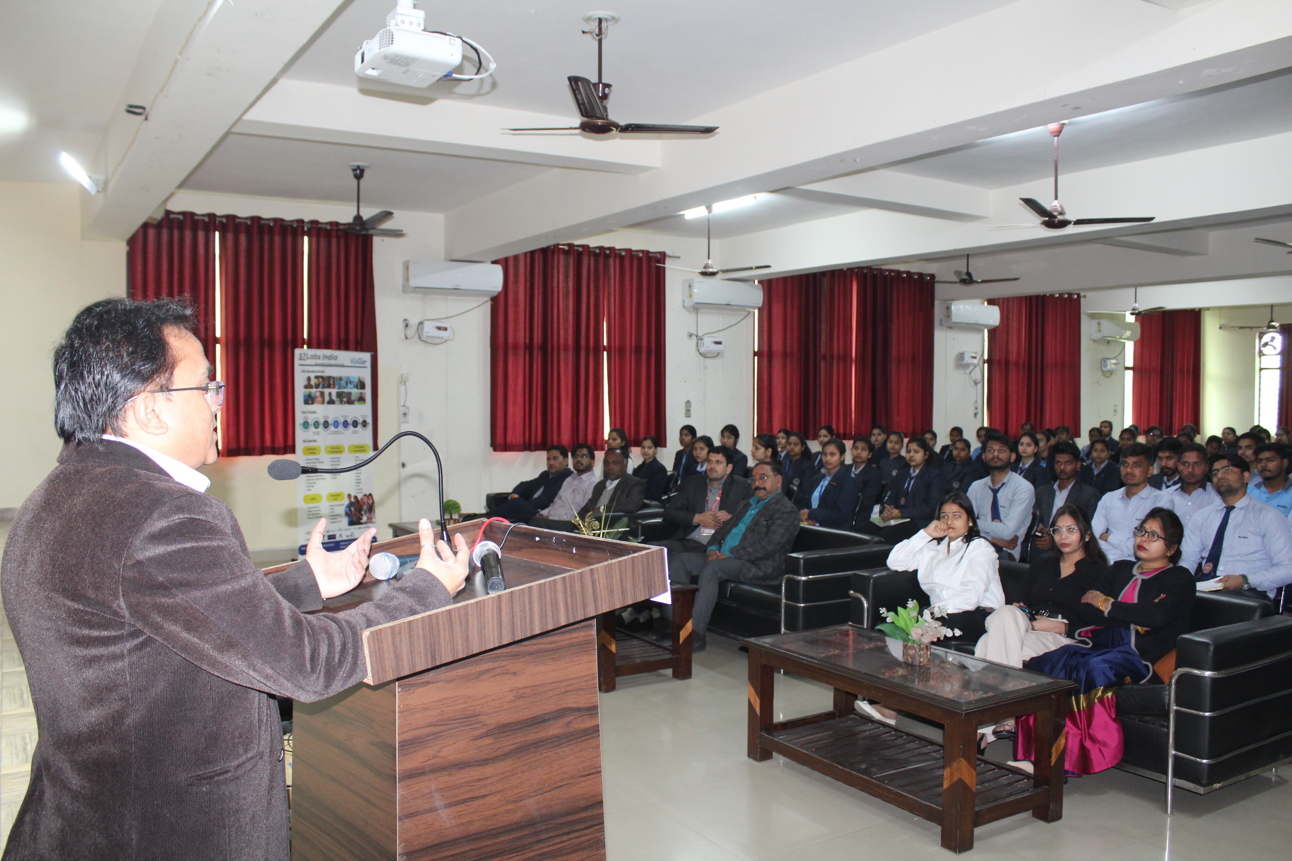 STLabs live internship classroom